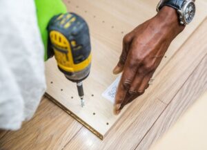 Tháo lắp đồ gỗ