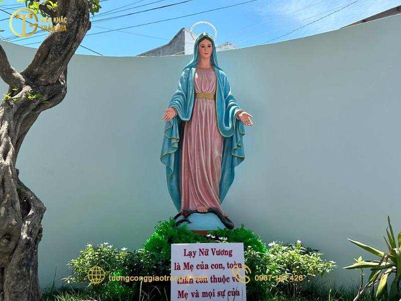 Tượng công giáo